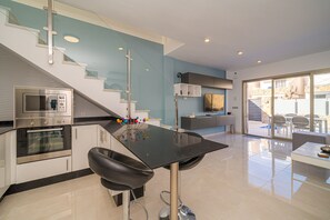 Fridge, microwave, oven, stovetop - Casa Catalina (Los Alcazares) (Los Alcazares)