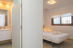 2 sovrum, strykjärn/strykbräda, gratis wi-fi och sängkläder