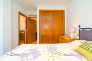 2 habitaciones, tabla de planchar con plancha y wifi gratis 