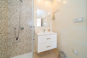 Shower, hair dryer, towels - Sole Mio (Terrazas de Campoamor) (Orihuela Costa)