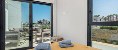 3 bedrooms, iron/ironing board, free WiFi, bed sheets