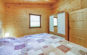 2 chambres, fer et planche à repasser, lit parapluie, Wi-Fi gratuit