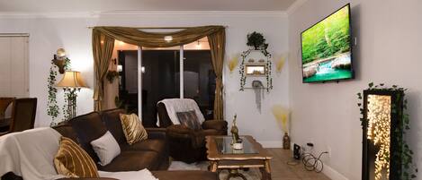 Smart TV, fireplace, video games