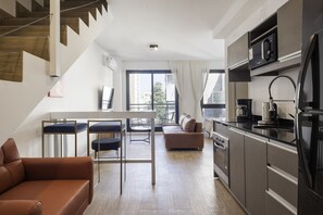 Duplex (7C) | Living area | Flat-screen TV