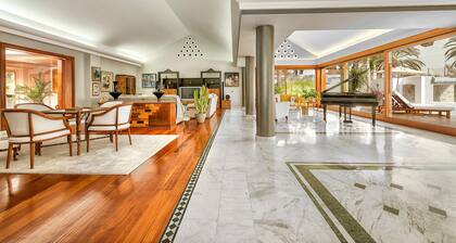 Magic house with private pool, sauna and games