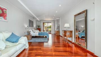 7 bedrooms, iron/ironing board, free WiFi, bed sheets