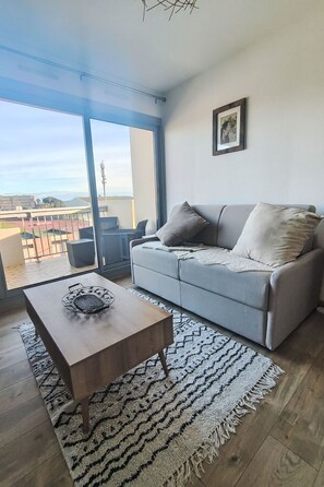 TV - Ormarine by Interhome (Le Lavandou)