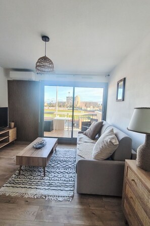 TV - Ormarine by Interhome (Le Lavandou)