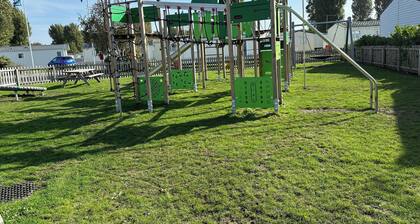 Felixstowe Chimo Caravan 8 sleeps 5 min to beach