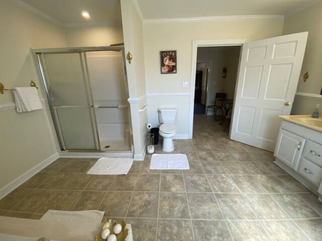 Boblebad, hårføner, håndklær og såpe