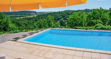 Cozy home in Montignac with kitchenette