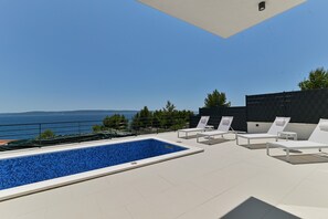 Terrace/patio - Luxury villa Aurora with pool & large patio (Okrug Gornji)