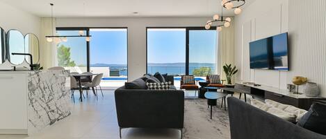 Télévision, cheminée