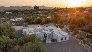 Exterior - 5Bed • 5Bath Foothills Retreat • Pool • Guesthouse (Tucson)