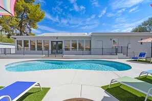 Unclassified image, 2 of 53, button - 5Bed • 5Bath Foothills Retreat • Pool • Guesthouse (Tucson)