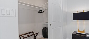 5Bed • 5Bath Foothills Retreat • Pool • Guesthouse