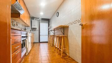 Réfrigérateur, micro-ondes, four, lave-vaisselle