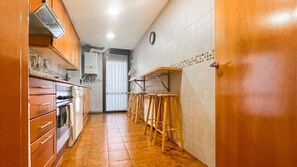 冷蔵庫、電子レンジ、オーブン、食器洗い機