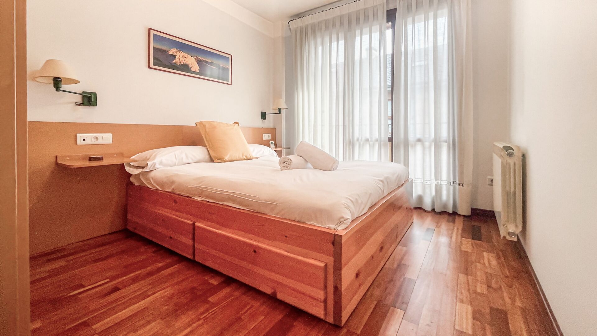 4 dormitorios, escritorio, wifi gratis y ropa de cama