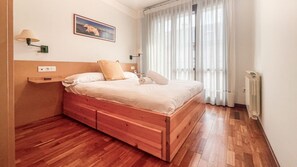 4 chambres, bureau, Wi-Fi gratuit, draps fournis