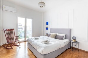 2 bedrooms, iron/ironing board, free WiFi - Charming Seaside Apartment | Elegant 2BR in Glyfada (Glyfada)