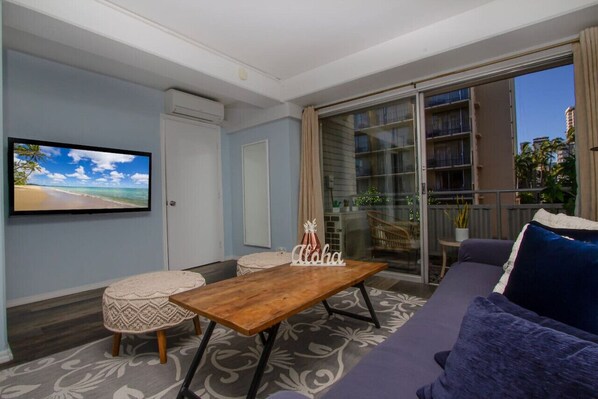 TV - Waikiki Condo | Sleeps 6 + Pool Access (Honolulu)