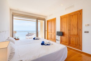 4 bedrooms, iron/ironing board, free WiFi, bed sheets - Villa Vista Mar in Cala Magrana (Manacor)