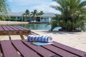 Beach - Summertime Suites #53 - One Bedroom & Pool (West Bay)