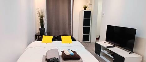 1 bedroom, desk, iron/ironing board, free WiFi