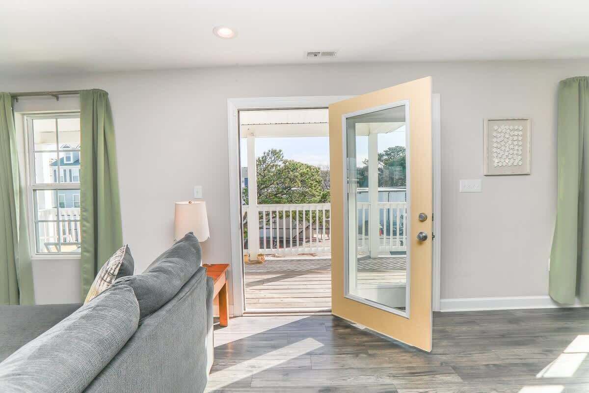 TV, fireplace, DVD player, offices