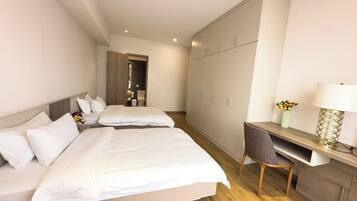 Superior Suite | Desk, laptop workspace, blackout drapes, iron/ironing board