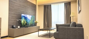 May Seven Service Apartment