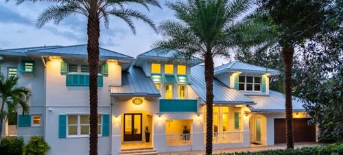 Upscale 6BR Mansion w/ Pool & Hot Tub