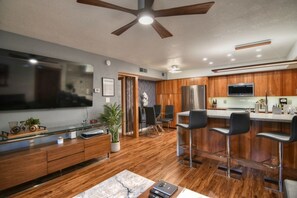 Interior - Luxurious 2B/2B Executive Condo Pets Considered, Heated Community Pool & Hot Tub (Mesa)