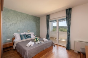 2 bedrooms, free WiFi, bed sheets