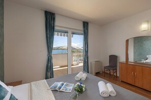 2 bedrooms, free WiFi, bed sheets - Family Resort Santa Maria II Apartment 1, Stara Novalja, Croatia (Stara Novalja)