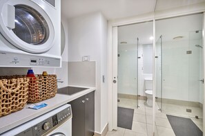 Hårtork och handdukar