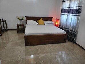 4 Schlafzimmer, Bügeleisen/Bügelbrett, Reisekinderbett, WLAN