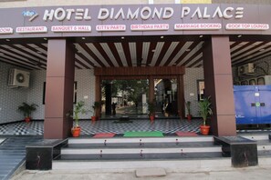 Front of property - Hotel Diamond Palace (Bhopal)