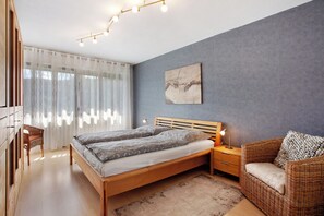 1 dormitorio, tabla de planchar con plancha, wifi gratis y ropa de cama