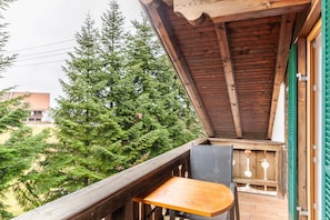 Property grounds - "Haus Alpenquelle Alpenblick" holiday flat with mountain view, balcony and WLAN (Bad Kohlgrub)