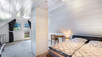 3 bedrooms, free WiFi, bed sheets