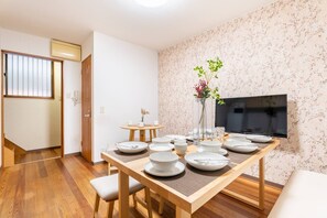 Basic House | Living area | 32-inch flat-screen TV with digital channels