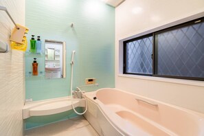 Basic House | Bathroom | Towels