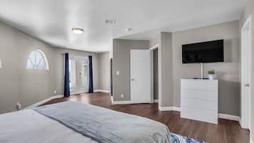 7 bedrooms, memory-foam beds, iron/ironing board, free WiFi