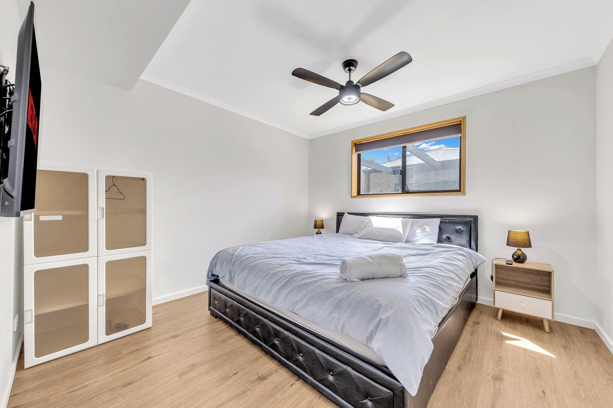 3 chambres, fer et planche à repasser, Wi-Fi, draps fournis