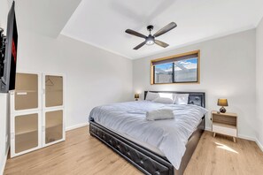 3 Schlafzimmer, Bügeleisen/Bügelbrett, WLAN, Bettwäsche