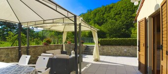 Old country mill, today a confortable holiday cottage with private and fenced swimming pool. Ideal a