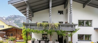 Beautiful large apartment directly at cycle path