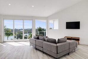 Télévision, espaces bureaux